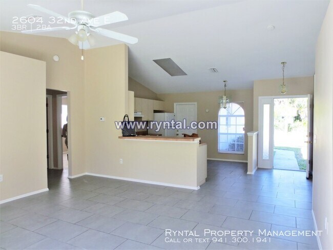 Photo - 2604 32nd Ave E