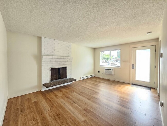 Photo - 2021-2023 N Astor St Apartment Unit 2025