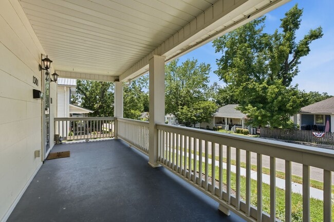 Photo - 1301 Clarke St