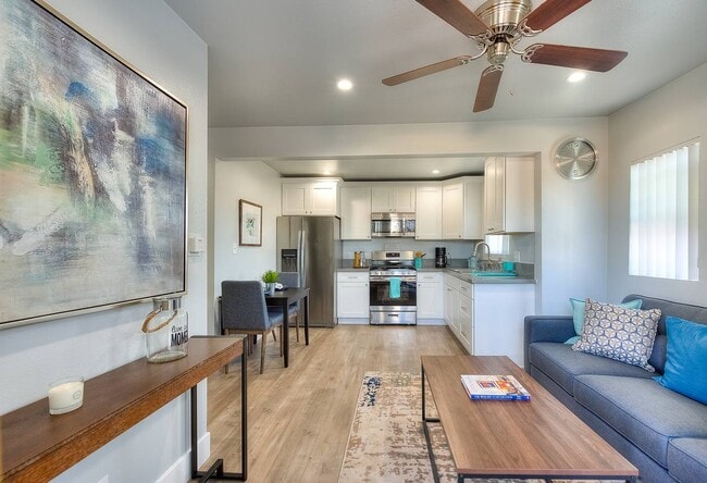 Photo - 4286 S Hobart Blvd Unidad 4286 1-2