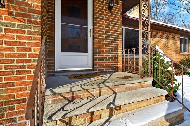 Photo - 8310 Broadview Rd