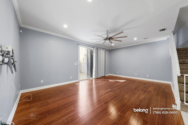 Photo - 616 SW 6th St