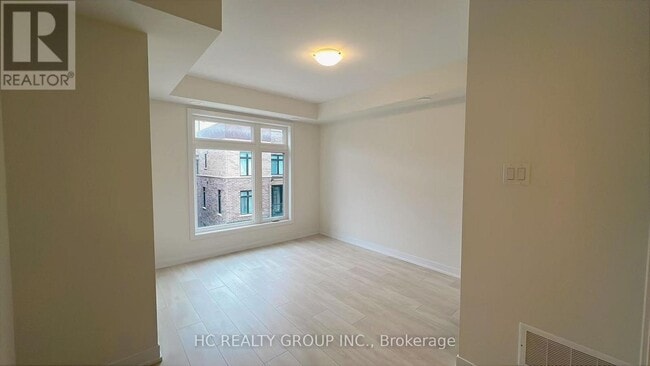 Photo - 1865 Pickering Pkwy