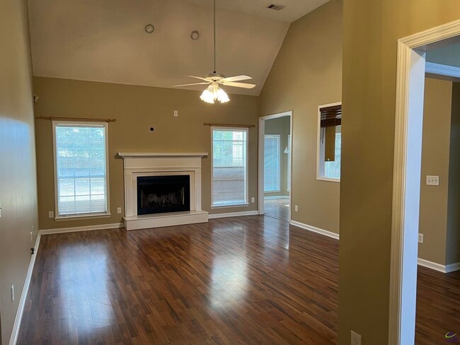 Photo - 205 Southfield Ct