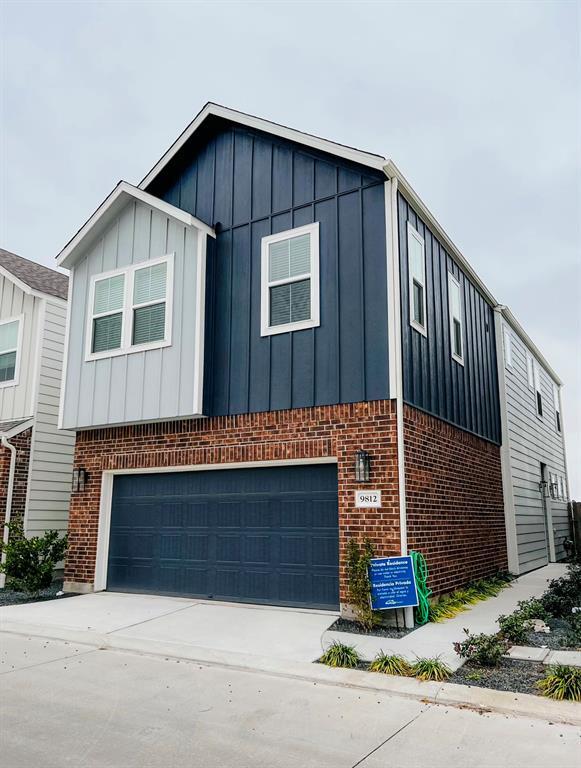 Photo - 9812 Magnolia Village Ln