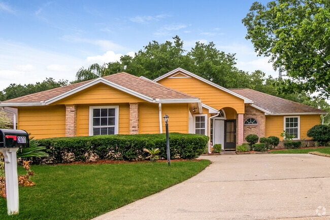 Building Photo - 2877 Sutton Estates Cir N Rental