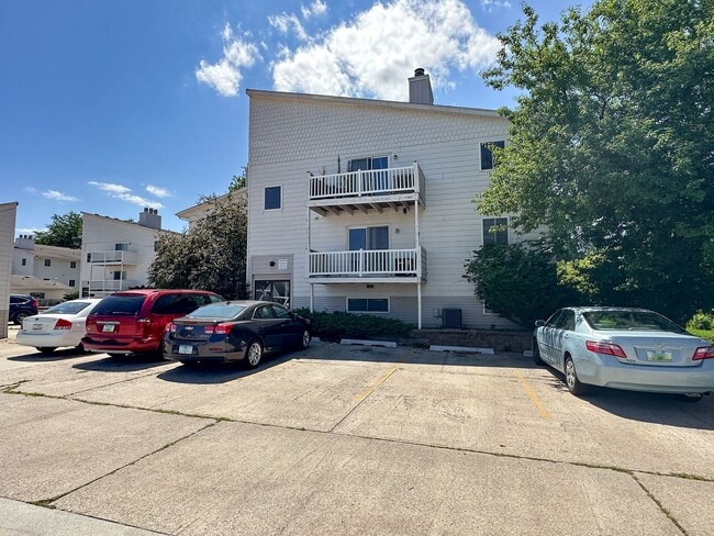 Photo - 4112 Lincoln Swing