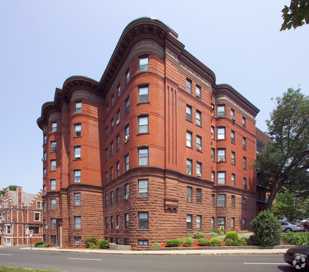 Chateau Apartments - Chateau Apartments