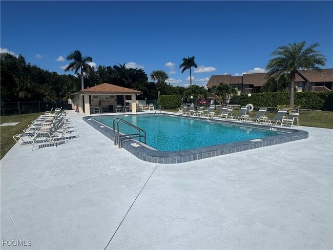 Building Photo - 13115 Feather Sound Dr