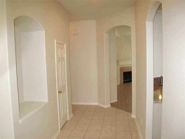 Photo - 206 N Wynnoak Cir