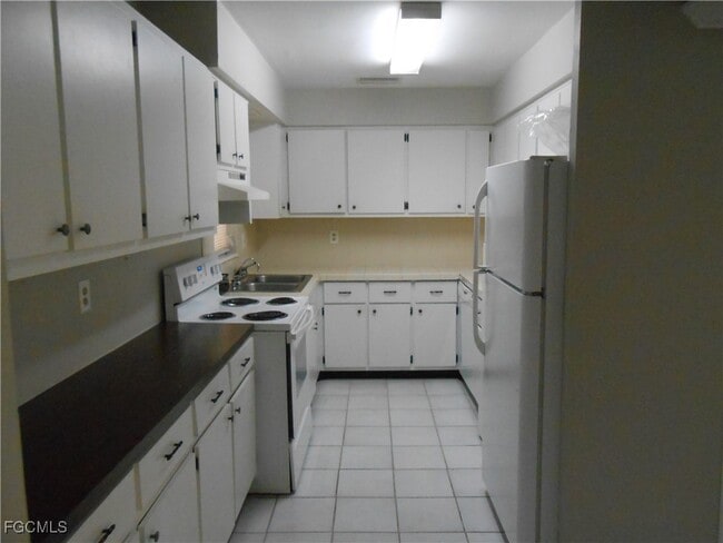 Photo - 241 Thistle Ct