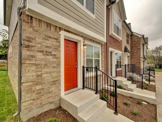 Photo - 202 S College St