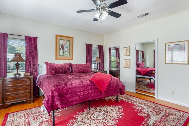 Photo - 951 Sheridan Ave
