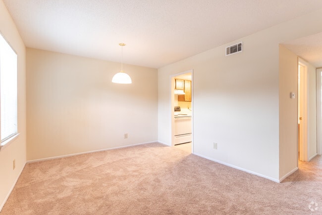 2BR, 1.5BA - 1,135 SF