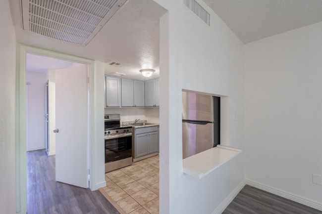 Photo - 3222 W Indian School Rd Unidad b242