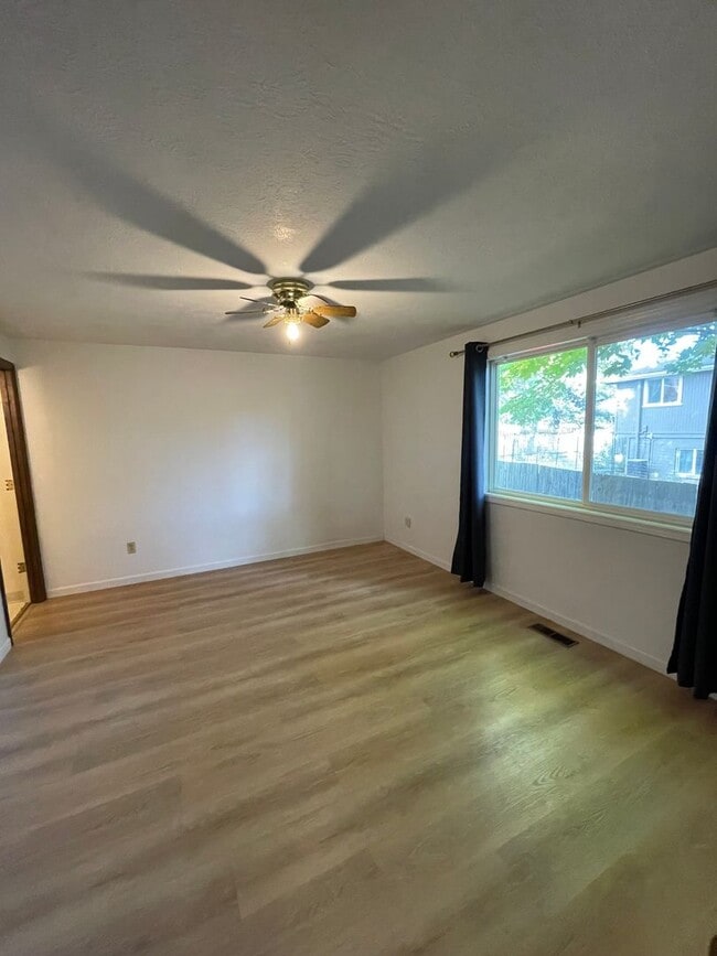 Photo - Charming single-family home located in a q...