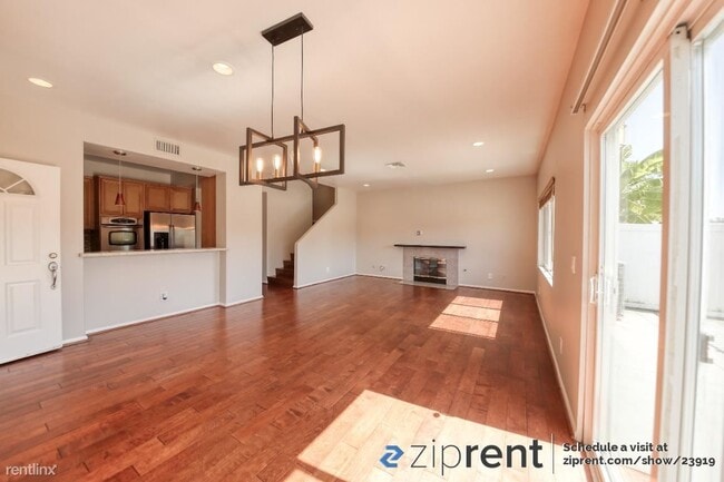 Photo - 4 br, 2.5 bath Condo - 20300 Vanowen Stree...