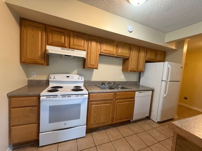 Photo - 609 Myrtlewood Cir