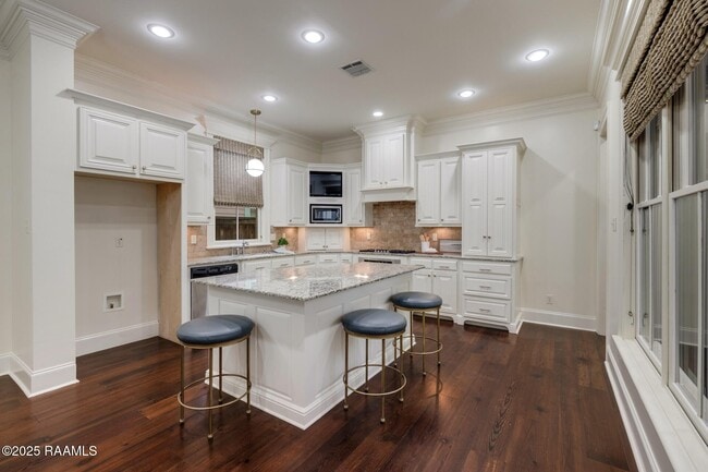 Photo - 202 Pendleton Blvd