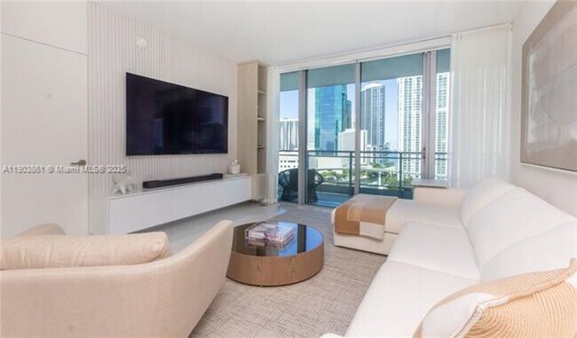 Building Photo - 92 SW 3rd St Unit 92 SW 3rd St 1711