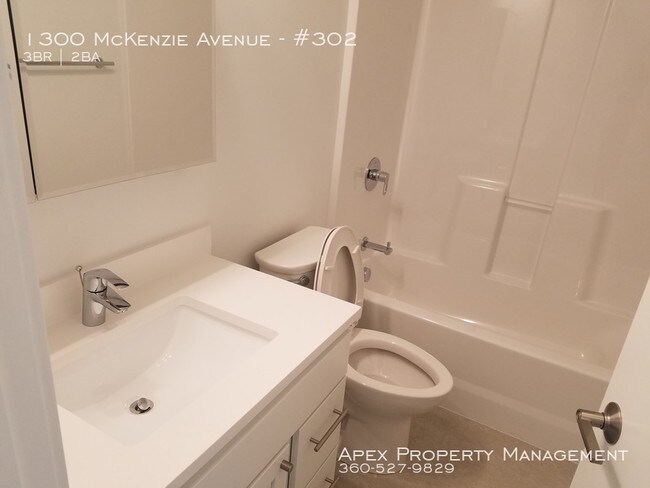 Photo - 1300 McKenzie Ave Unidad #302