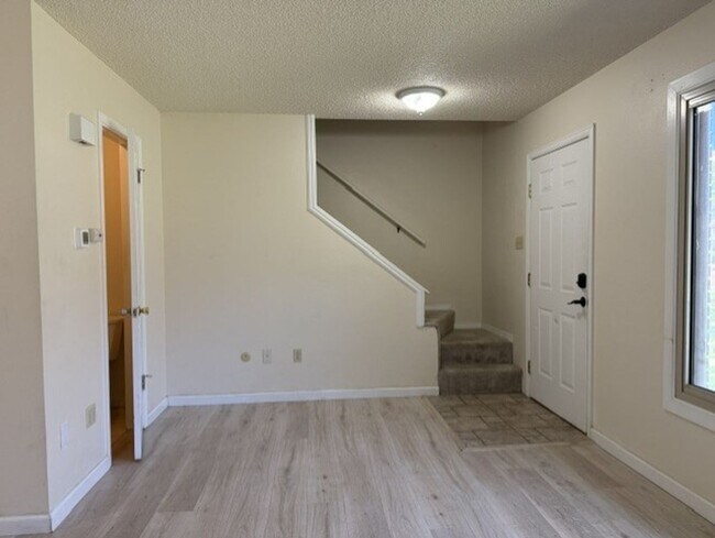 Photo - House For Lease