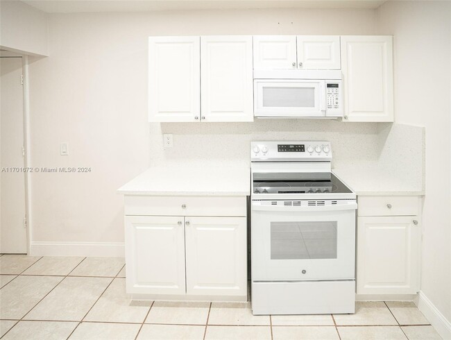 Photo - 735 NW 14th Way Unit 1