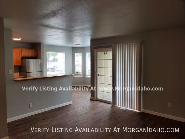 Photo - 10096 W Garverdale Ln Unit 102