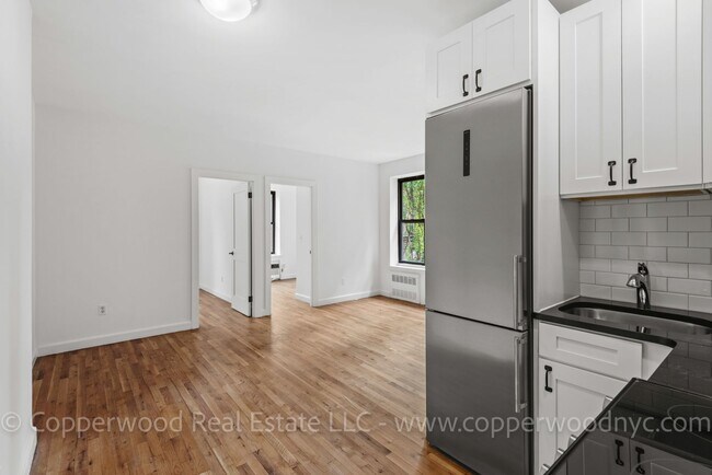 Photo - 315 East 84th St