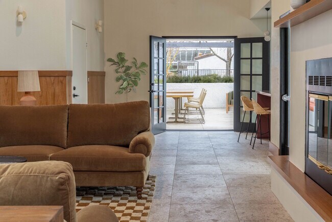 Resident Lounge | Mira Vista Hills Apartments| Apartments for rent in Antioch, CA