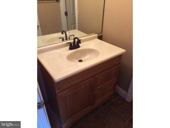 Photo - 22 Roxborough Pl