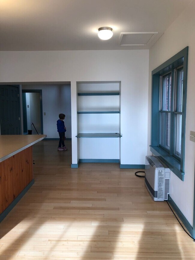 Photo - White Sulphur, LLC 165 Unit Apt. B