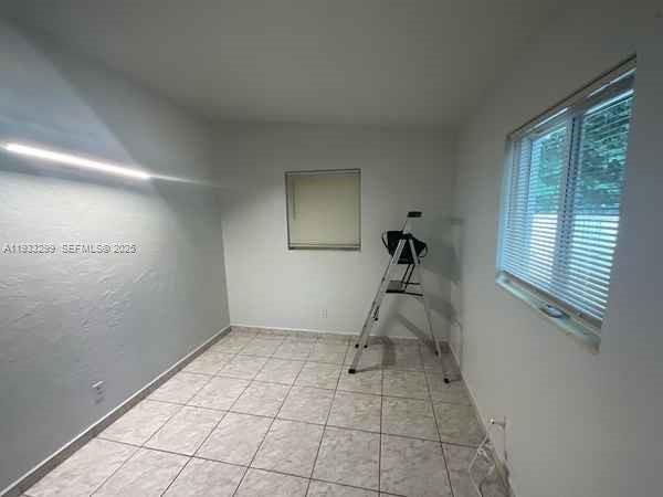 Photo - 1261 NW 24th St Unidad 2