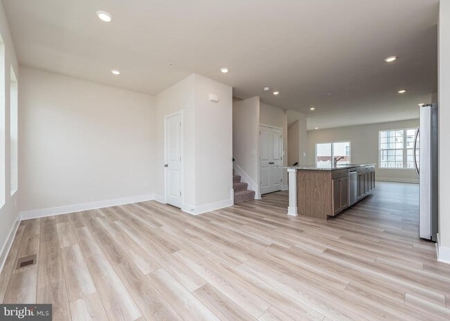 Photo - 1810 Parham Wy