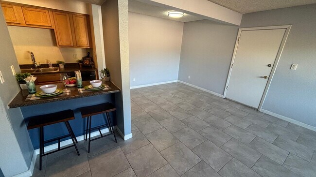 Photo - 1130 E Butler Dr Unidad Apt B4