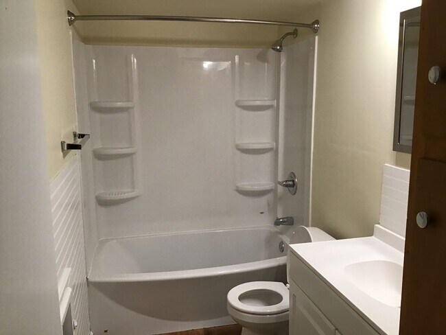 Photo - Bolivar MO 1 Bed, 1 Bath Apartment Unit 914