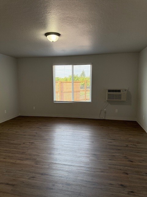 Photo - 8792 Umatilla St NE