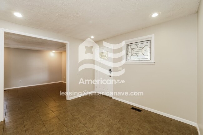 Photo - 303 Cypress Ave