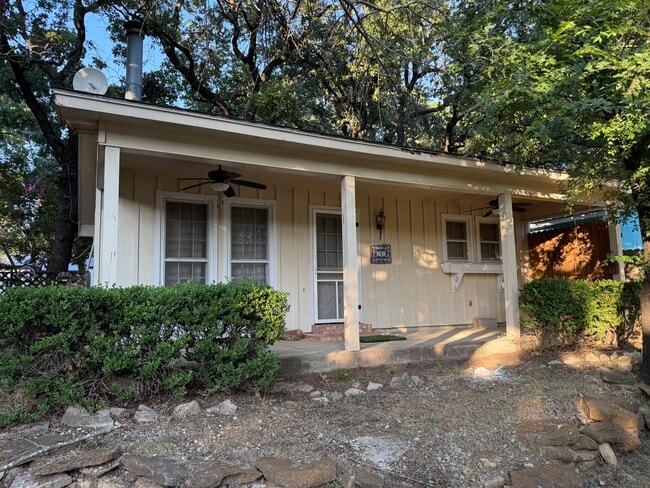 Building Photo - 74 Live Oak St Rental