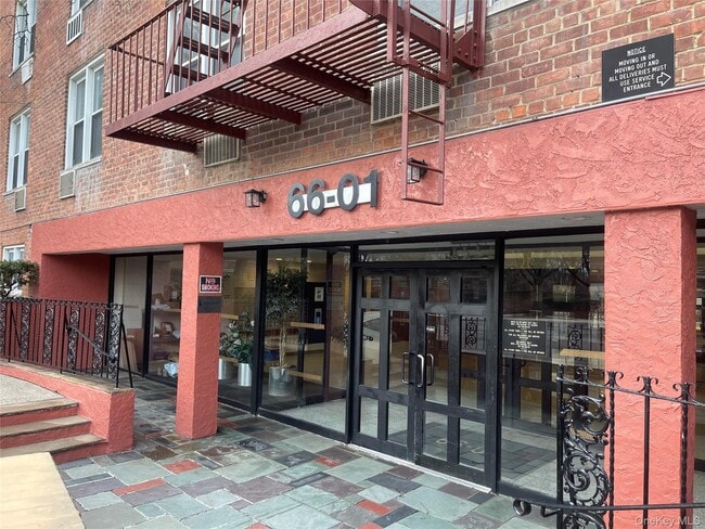 Photo - 66-01 Burns St Unidad 3V