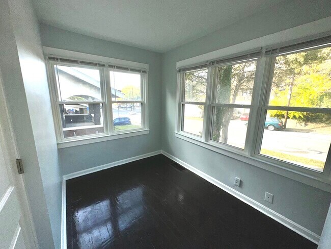 Photo - 3315 Bassett Rd