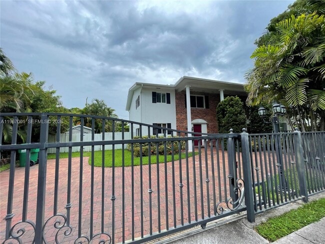 Photo - 10672 SW 77th Ave