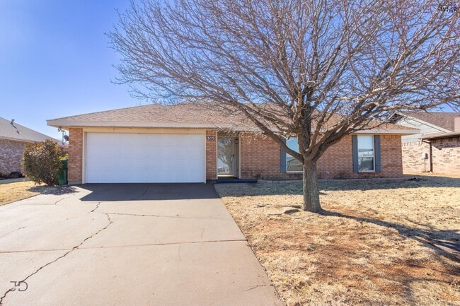 Building Photo - 505 W Coleman Ave