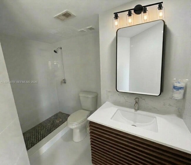 Building Photo - 2445 SW 18th Terrace Unit 705