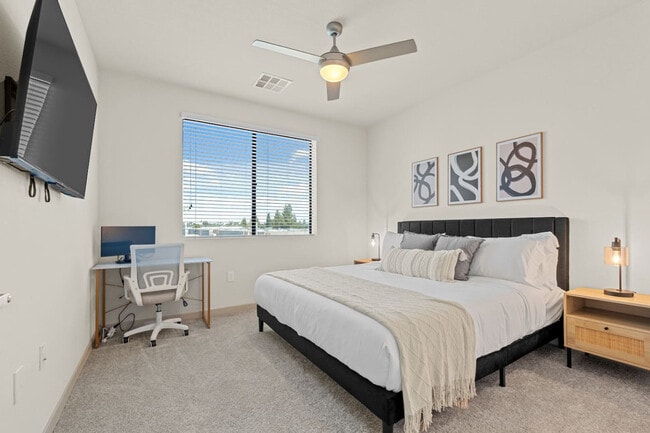 Photo - 711 W Broadway Rd Unit ID1366977P