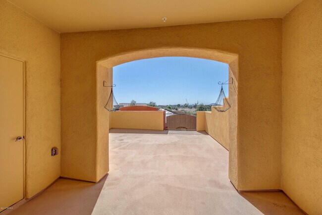 2418 E Blue Diamond Dr