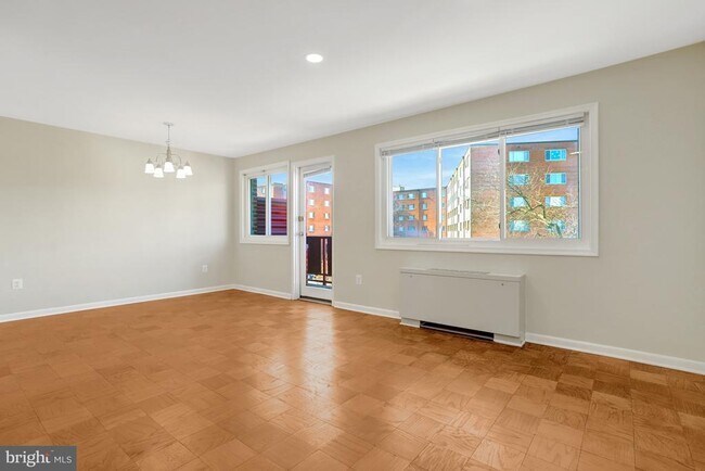 Photo - 1830 Columbia Pike Unidad 305