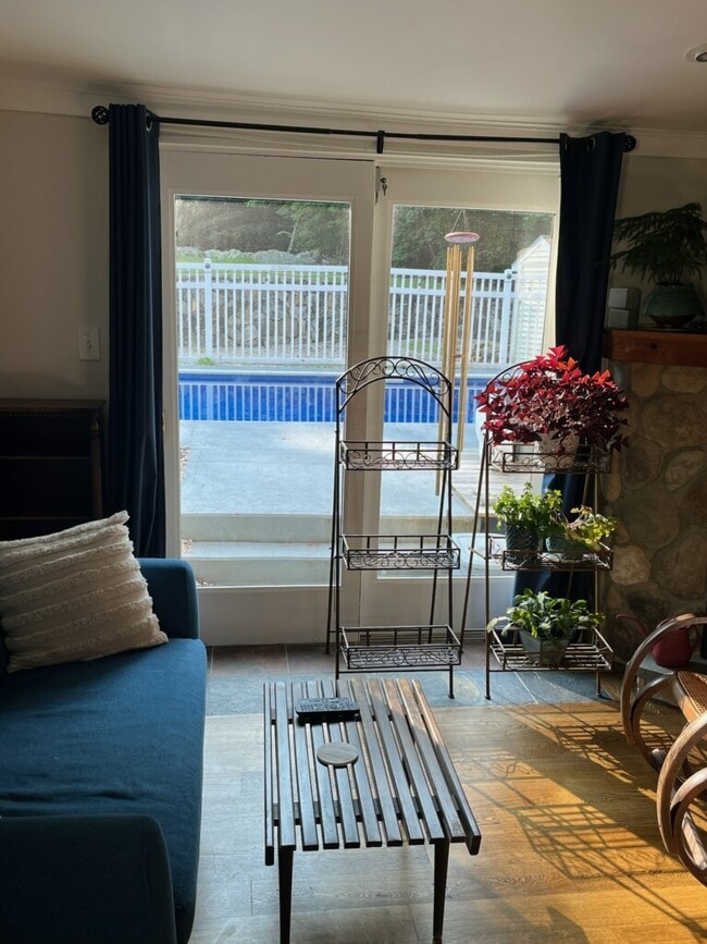 Photo - 592 Long Pond Rd