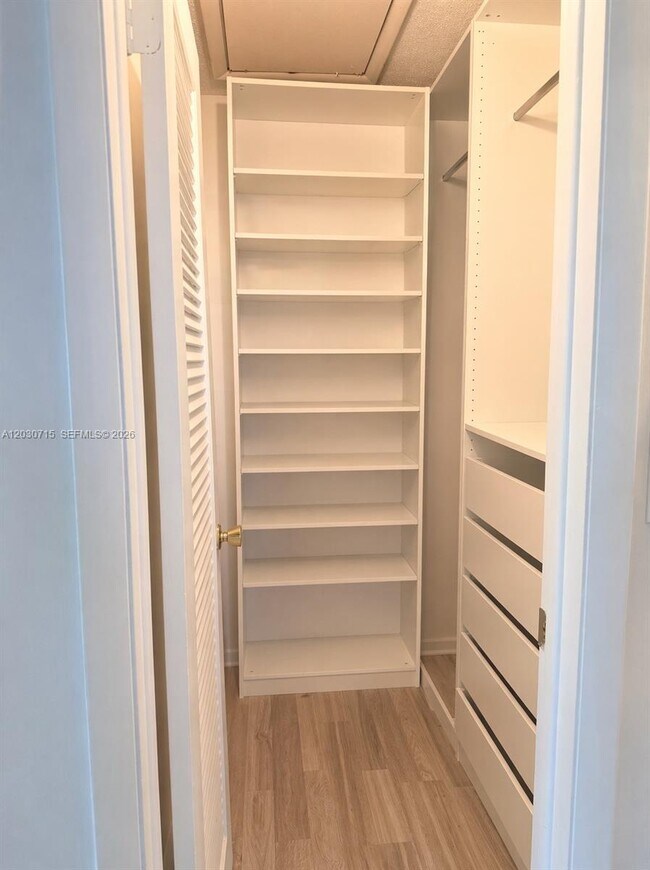 200 E High Point Ct