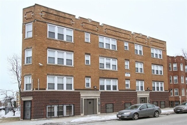Photo - 7601 S Coles Ave Chicago, IL 60649